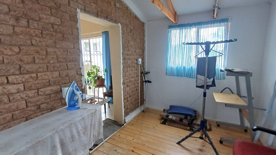 5 Bedroom Property for Sale in Vanes Estate Eastern Cape